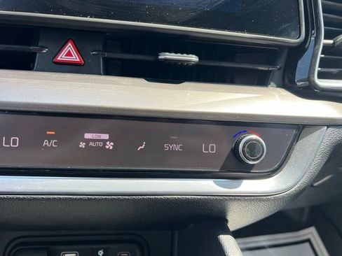 Certified 2025 Kia Sportage EX AWD/4WD image 23