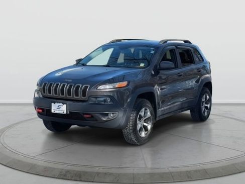 Used 2014 Jeep Cherokee Trailhawk w/ Leather Interior Group AWD/4WD image 6