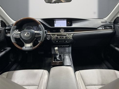 Used 2018 Lexus ES 350 w/ Luxury Package w/Wood Trim FWD image 18