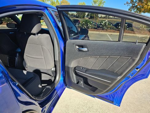 Used 2020 Dodge Charger SXT image 24