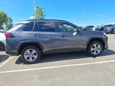 Used 2025 Toyota RAV4 LE AWD/4WD image 4