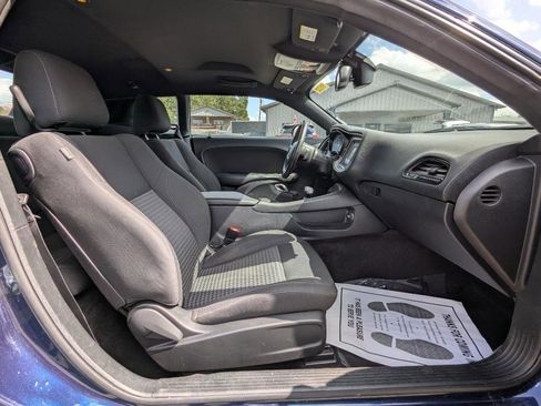Used 2016 Dodge Challenger SXT image 22