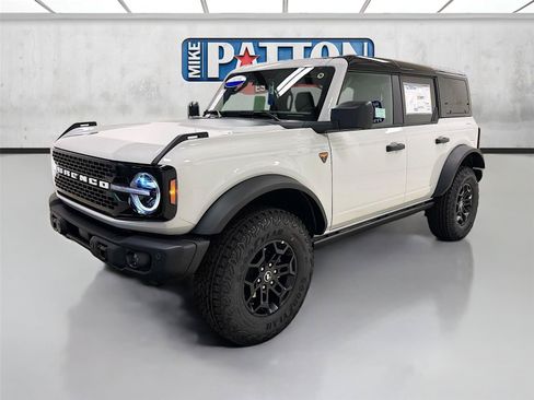 New 2026 Ford Bronco Badlands AWD/4WD image 3