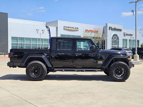 Used 2020 Jeep Gladiator Overland image 7