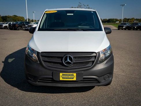 Used 2022 Mercedes-Benz Metris image 2