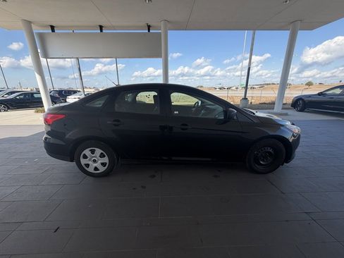 Used 2017 Ford Focus S image 4