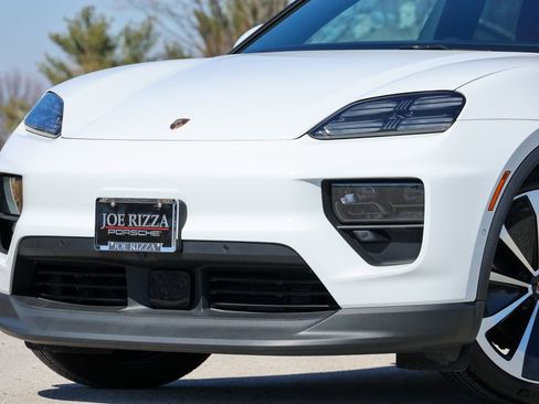 Certified 2025 Porsche Macan 4 Electric image 12