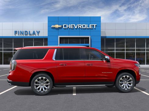 New 2025 Chevrolet Suburban Premier image 18