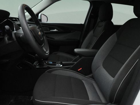 Used 2023 Chevrolet TrailBlazer LT FWD image 15