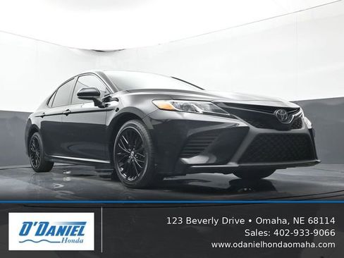 Used 2020 Toyota Camry SE FWD image 14
