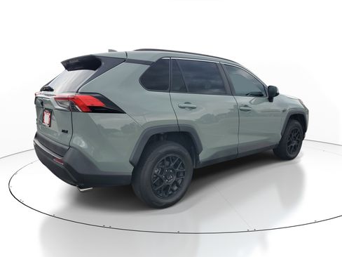 Used 2019 Toyota RAV4 XLE FWD image 6