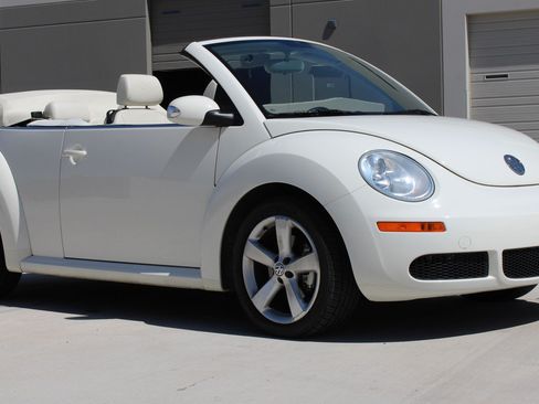 Used 2007 Volkswagen Beetle Triple White Edition FWD image 5