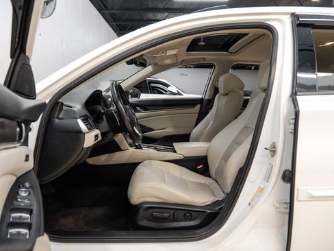 Used 2018 Honda Accord Touring image 4