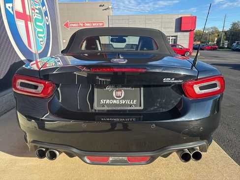 Used 2018 FIAT 124 Spider Abarth w/ Convenience Group image 9