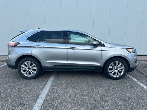 Used 2022 Ford Edge Titanium AWD/4WD image 9