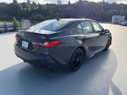 Used 2025 Toyota Camry SE FWD image 3
