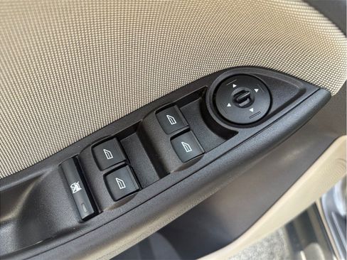 Used 2014 Ford Focus SE FWD image 17