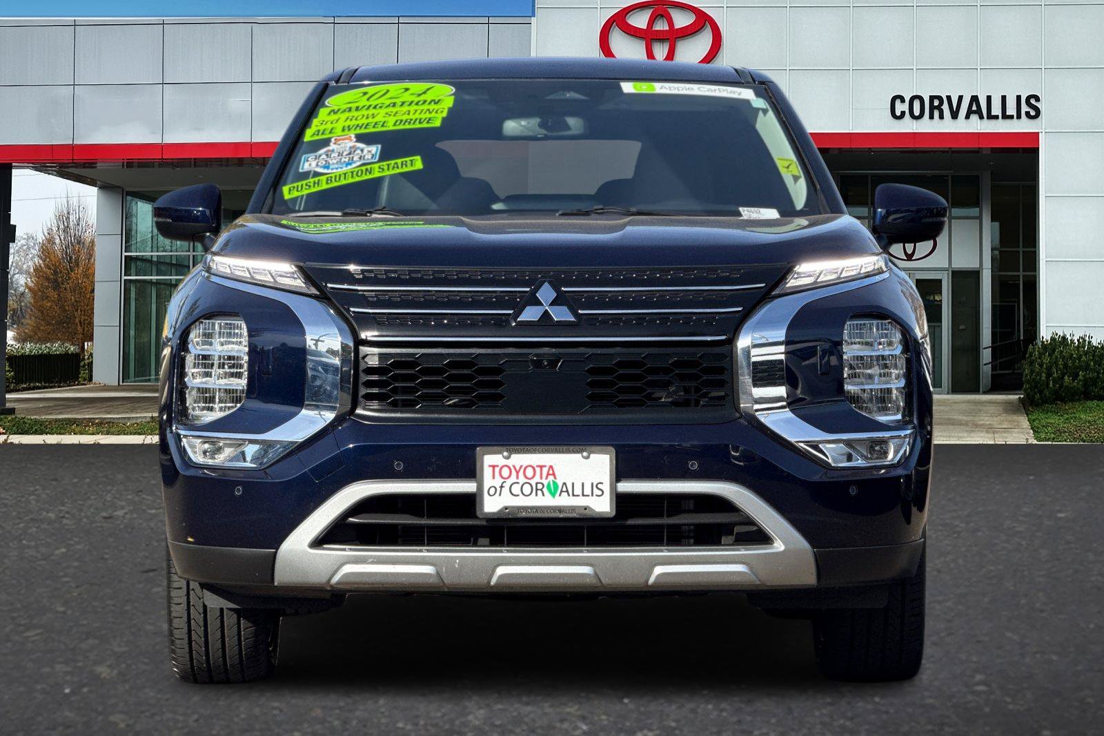 Used 2024 Mitsubishi Outlander SE AWD/4WD image 9