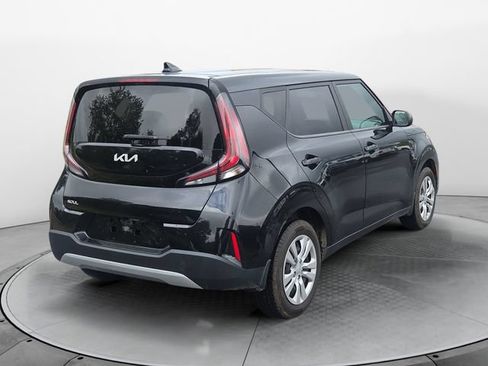 Used 2023 Kia Soul LX FWD image 5