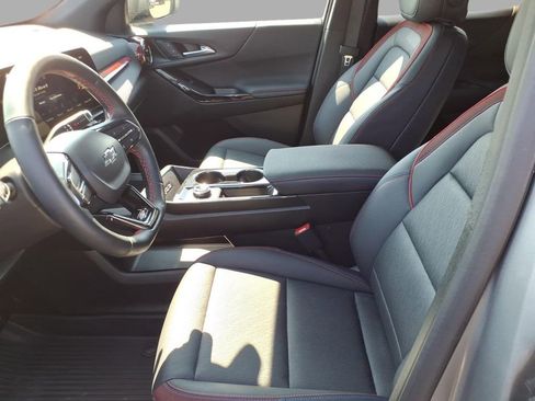 Used 2025 Chevrolet Equinox RS image 18