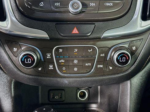 Used 2018 Chevrolet Equinox Premier image 19