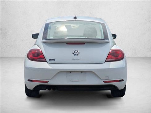 Used 2017 Volkswagen Beetle 1.8T Classic FWD image 6