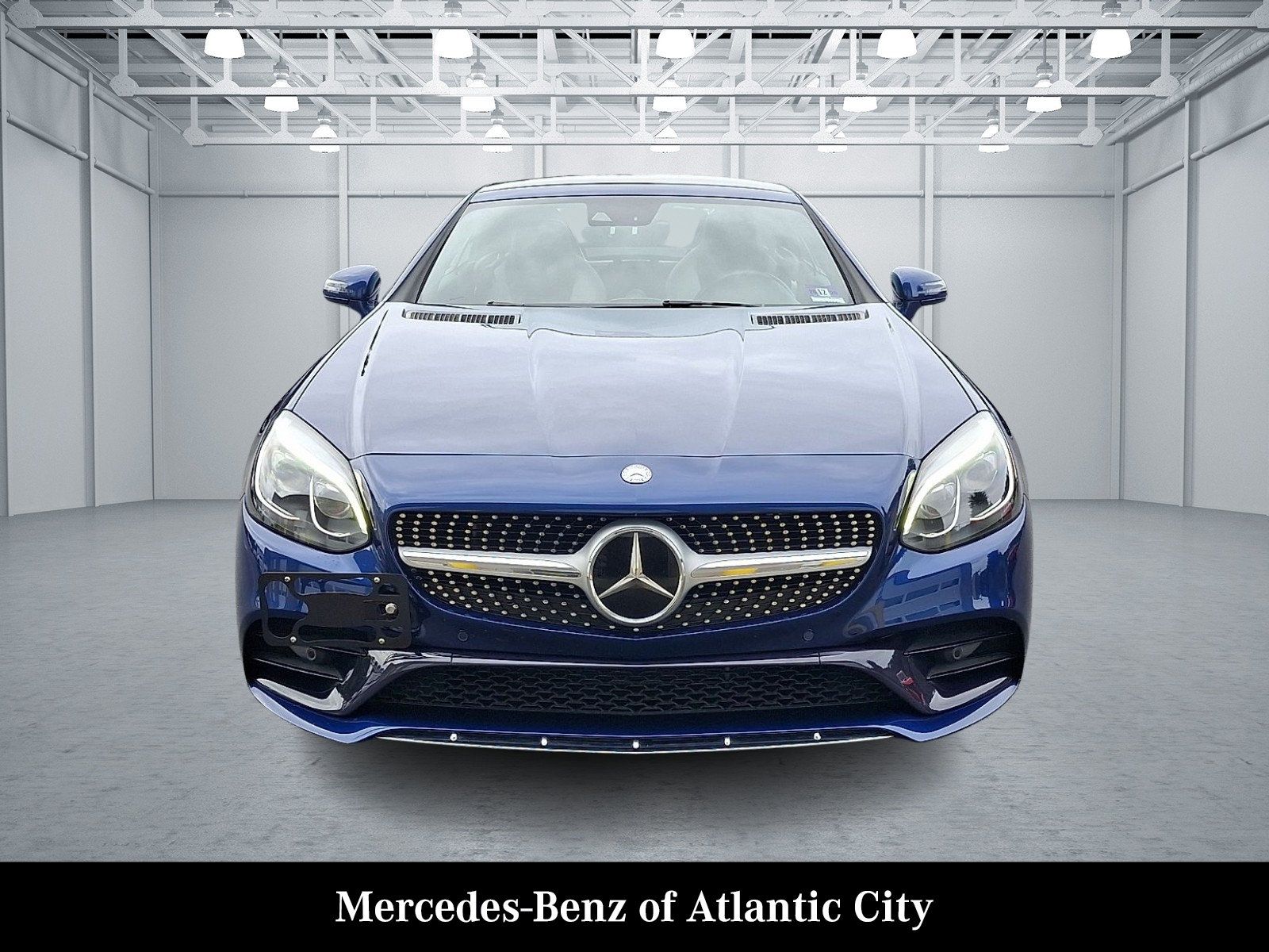 Used 2017 Mercedes-Benz SLC 300 image 2