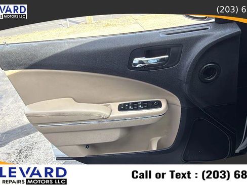 Used 2013 Dodge Charger SE w/ Sport Appearance Group image 23