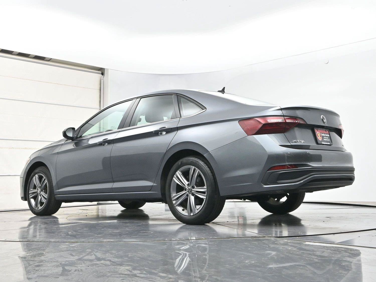 Certified 2023 Volkswagen Jetta SE FWD image 27