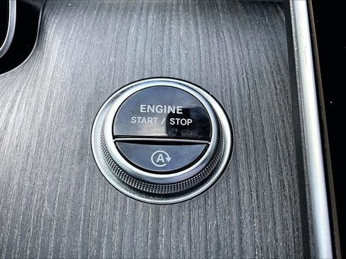Used 2024 Mercedes-Benz C 300 Sedan image 33