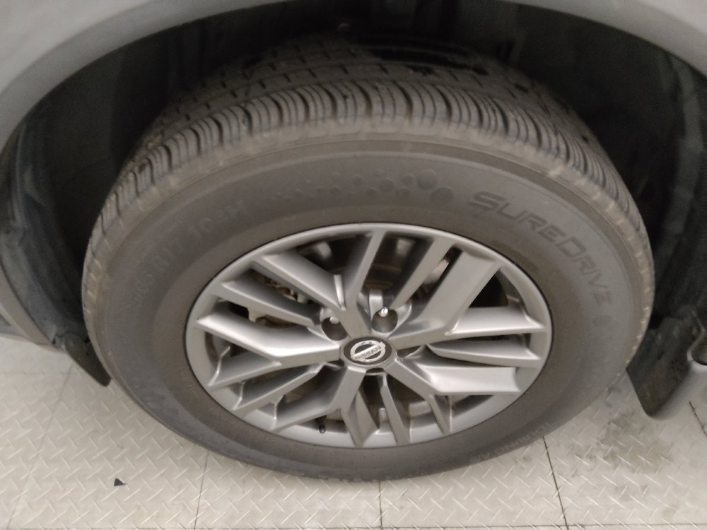 Used 2021 Nissan Rogue S FWD image 31