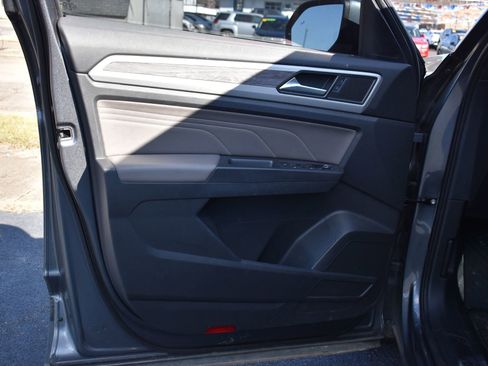 Used 2023 Volkswagen Atlas Cross Sport SE image 11