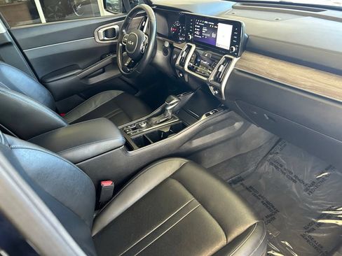 Used 2022 Kia Sorento EX FWD image 25