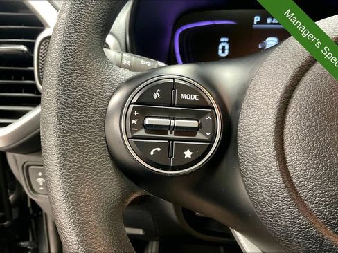 Used 2025 Kia Soul LX w/ LX Technology Package FWD image 23