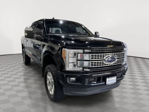 Used 2019 Ford F250 Platinum w/ Platinum Ultimate Package AWD/4WD image 5