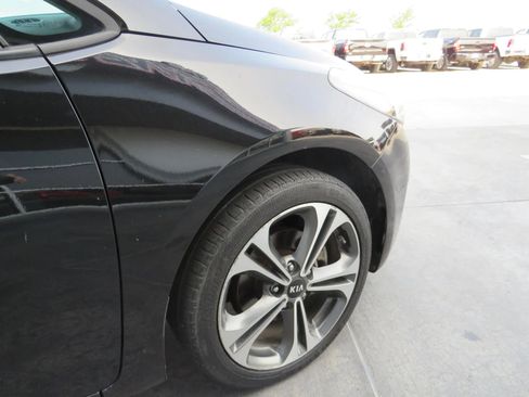 Used 2017 Kia Forte LX image 29