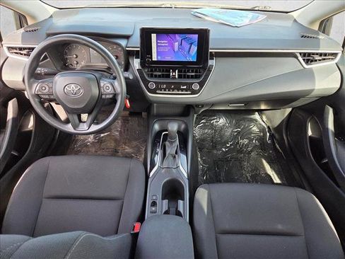 Used 2023 Toyota Corolla LE image 17