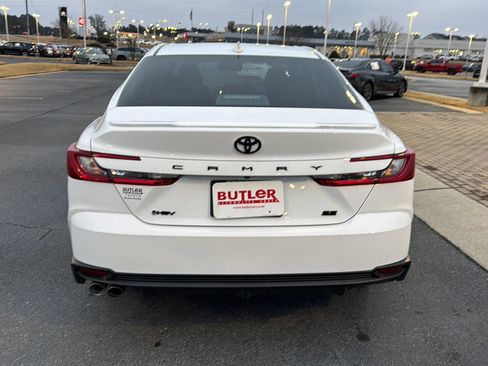 Certified 2025 Toyota Camry SE image 4