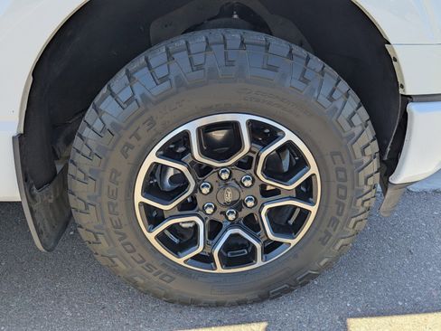 Used 2022 Ford F150 Lariat w/ Max Trailer Tow Package image 9