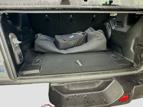 Used 2023 Jeep Wrangler Sahara w/ Cold Weather Group image 30