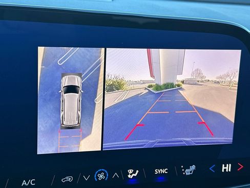 Certified 2025 Chevrolet Tahoe Z71 image 28