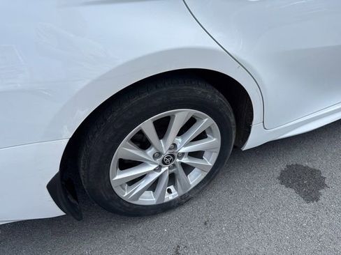 Used 2024 Toyota Camry SE image 9