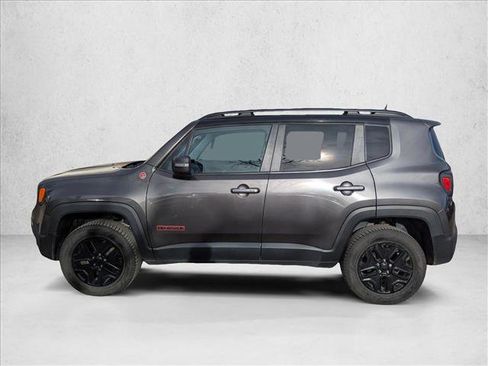 Used 2018 Jeep Renegade Trailhawk image 8