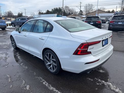 Used 2020 Volvo S60 T5 Momentum image 10