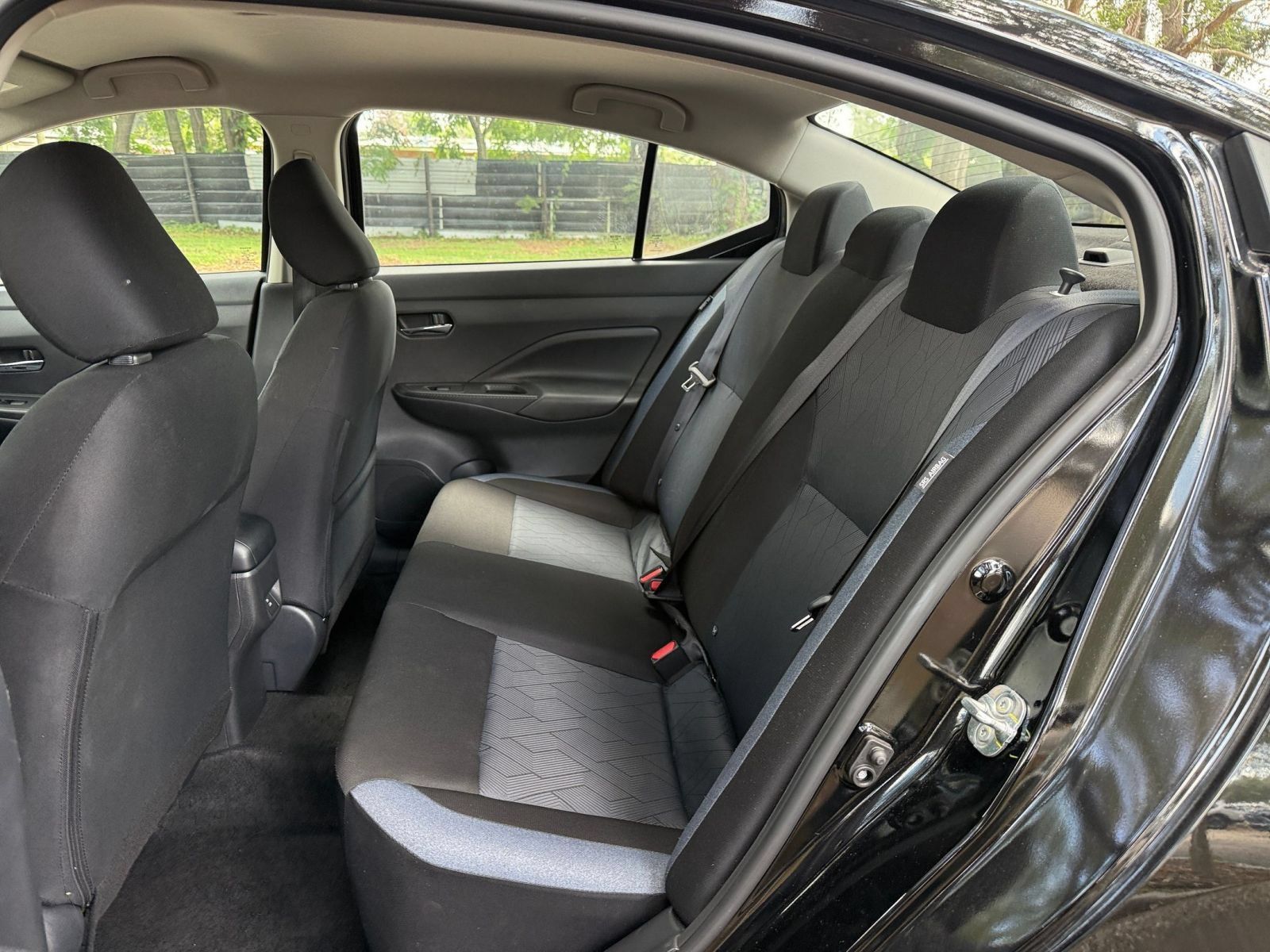 Used 2025 Nissan Versa SV FWD image 35