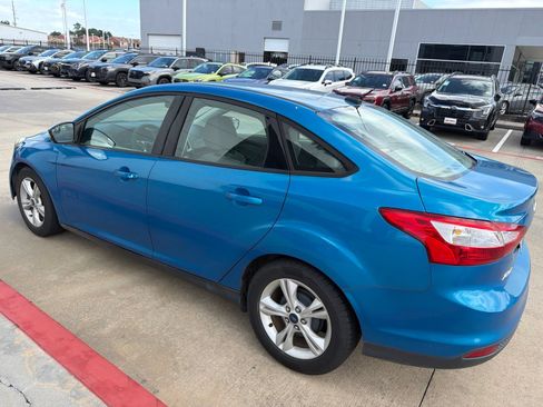 Used 2014 Ford Focus SE FWD image 3