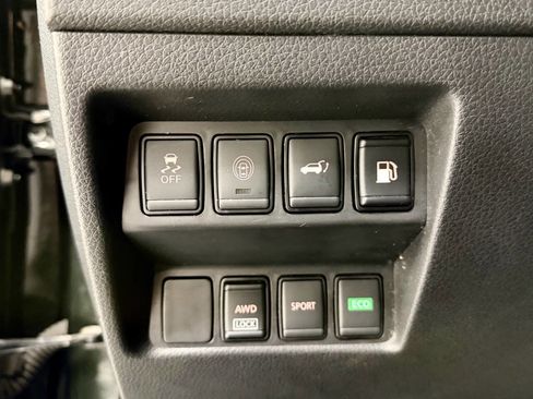 Used 2019 Nissan Rogue SV image 14