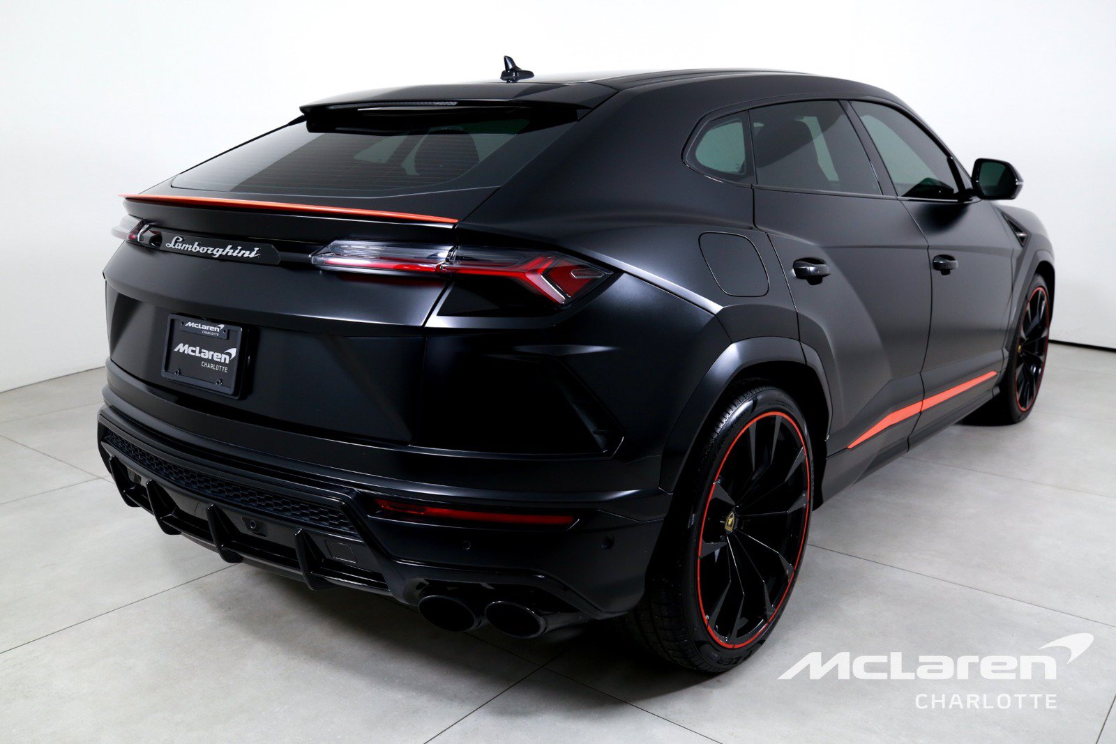 Used 2022 Lamborghini Urus AWD/4WD image 8