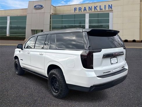 Used 2023 GMC Yukon XL AT4 w/ AT4 Premium Package image 5