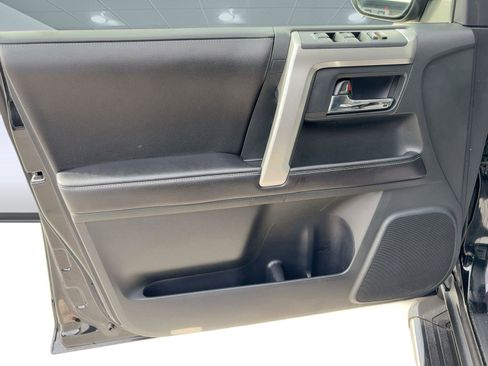 Used 2016 Toyota 4Runner SR5 image 20